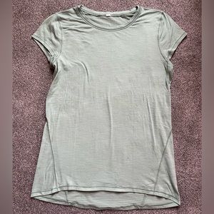 Lululemon short sleeved tee